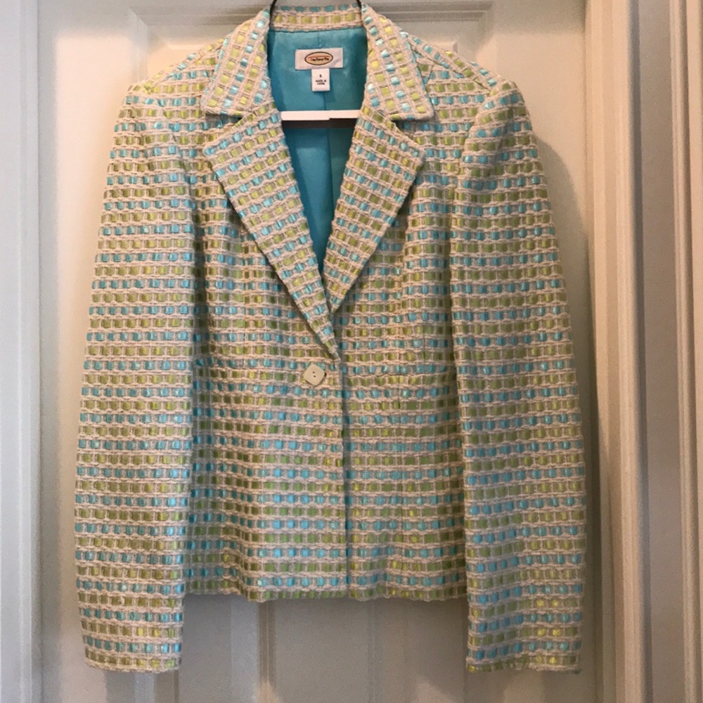 Tailored short blazer